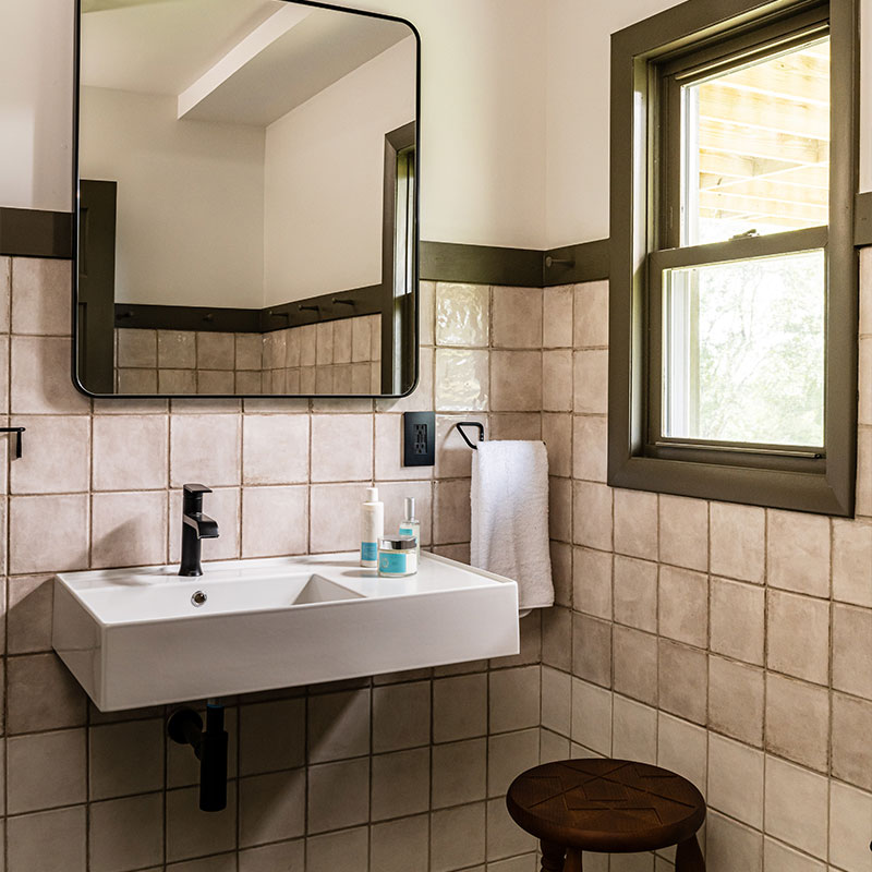 Hemlock King Suite