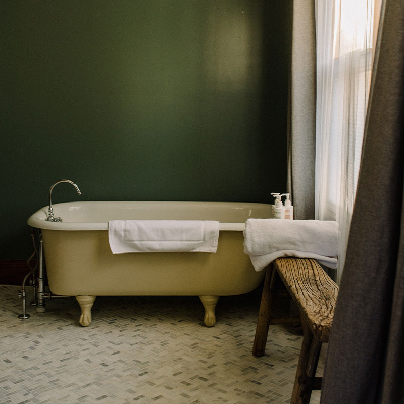 Clawfoot Queen Room