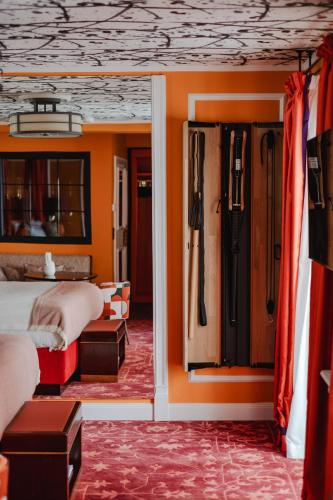 Suite with Terrace (Master Suite)