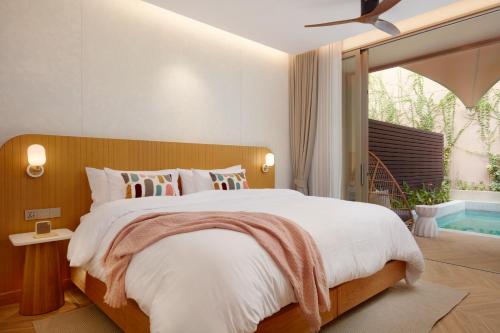 Superior Double or Twin Room with Pool View