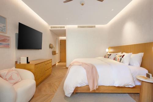 Superior Double or Twin Room with Pool View