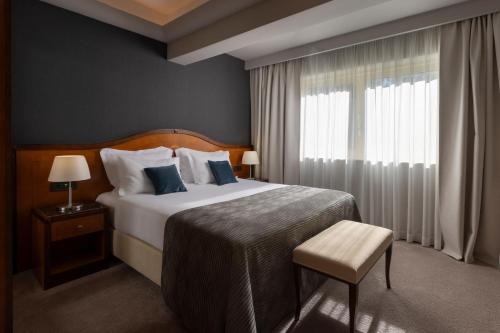 Deluxe Suite with Terrace and Sea View