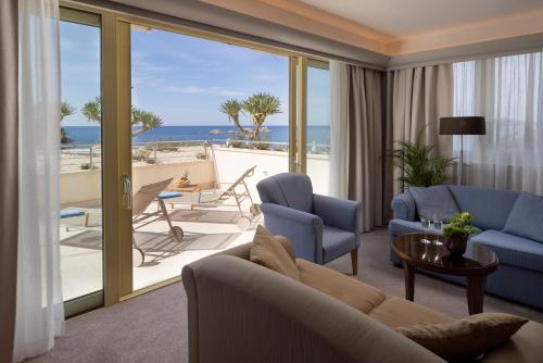 Deluxe Suite with Terrace and Sea View