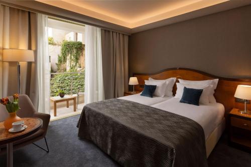 Classic Double or Twin Room with Balcony
