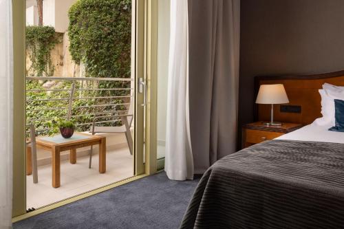 Classic Double or Twin Room with Balcony