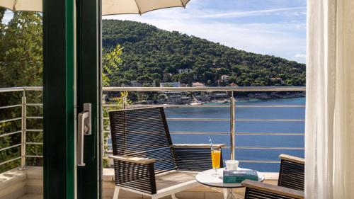 Suite with Balcony and Partial Sea View