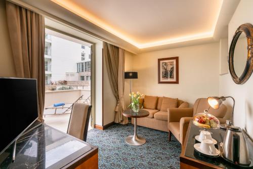 Suite with Balcony and Partial Sea View