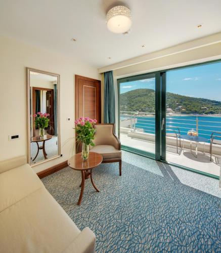 Suite with Balcony and Partial Sea View