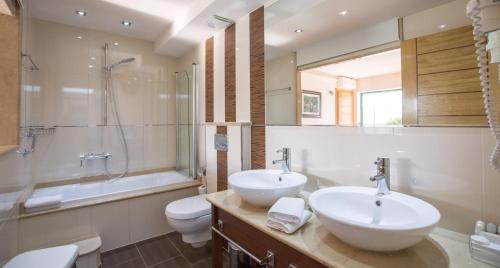 Suite with Balcony and Partial Sea View