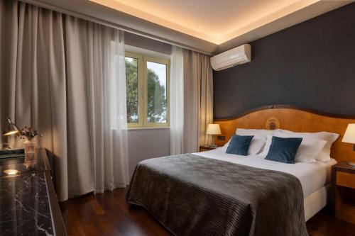 Executive Suite with Terrace and Sea View