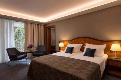 Classic Interconnecting Rooms with Balcony