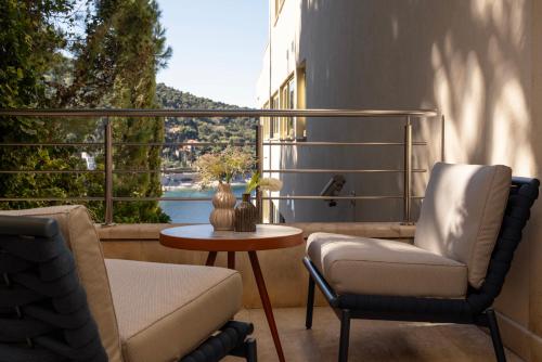 Classic Interconnecting Rooms with Balcony