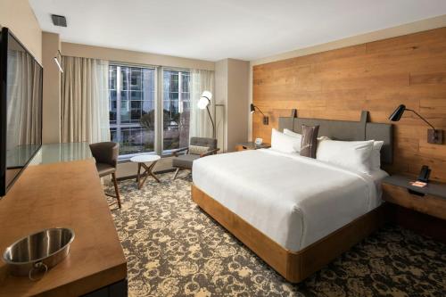 King Room with City View