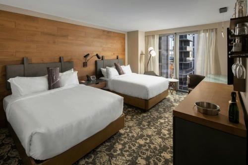 Queen Room with Two Queen Beds and City View - Hearing Accessible
