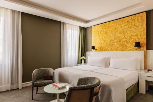 Two-Bedroom Suite Red Level