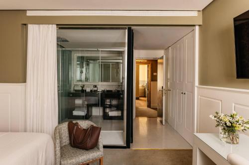 Two-Bedroom Suite Red Level