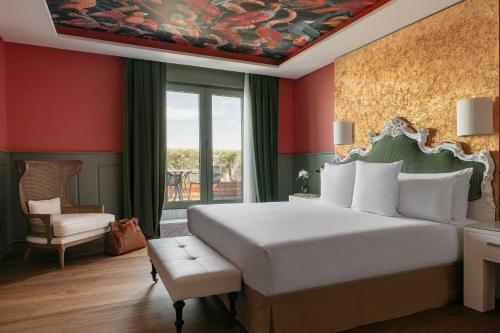 Presidential Penthouse Suite Red Level