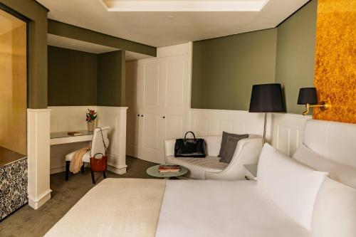 Supreme Room