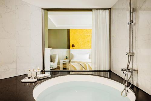 Supreme Room