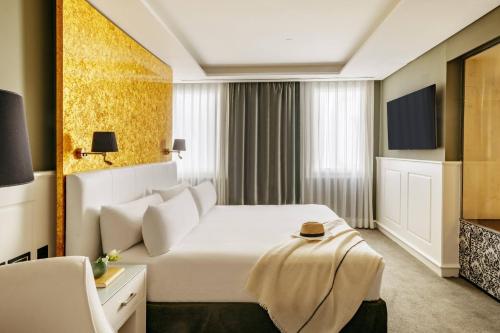 Supreme Room