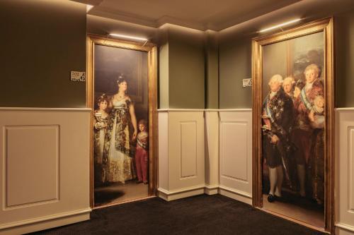 Junior Suite Red  Level