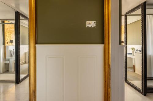 Premium Room - Connected