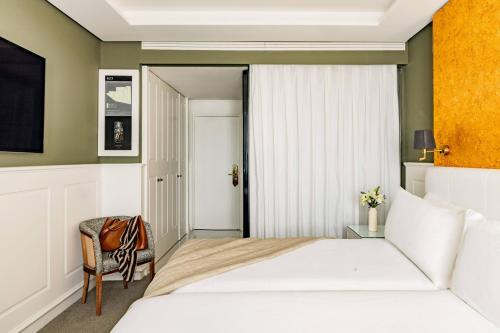 Premium Room - Connected