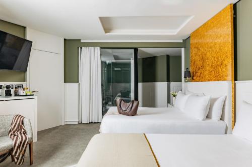 Supreme Family Room - Connected