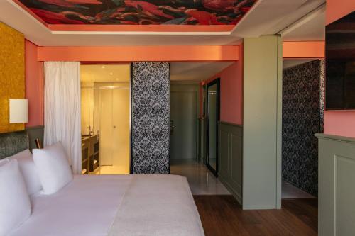 Suite RedLevel Cathedral View
