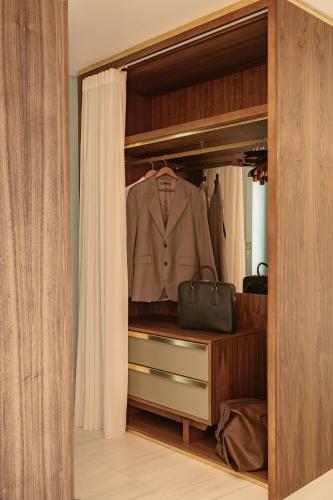 Junior Suite RedLevel Cathedral View