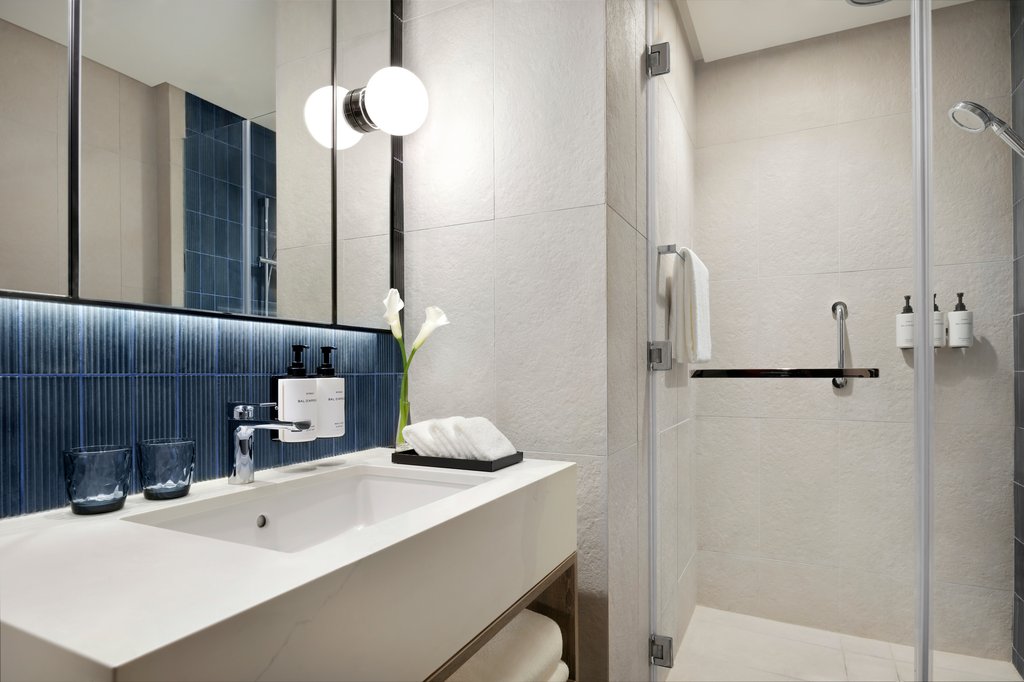 room_title_2-bedroom-premium-residence-balcony