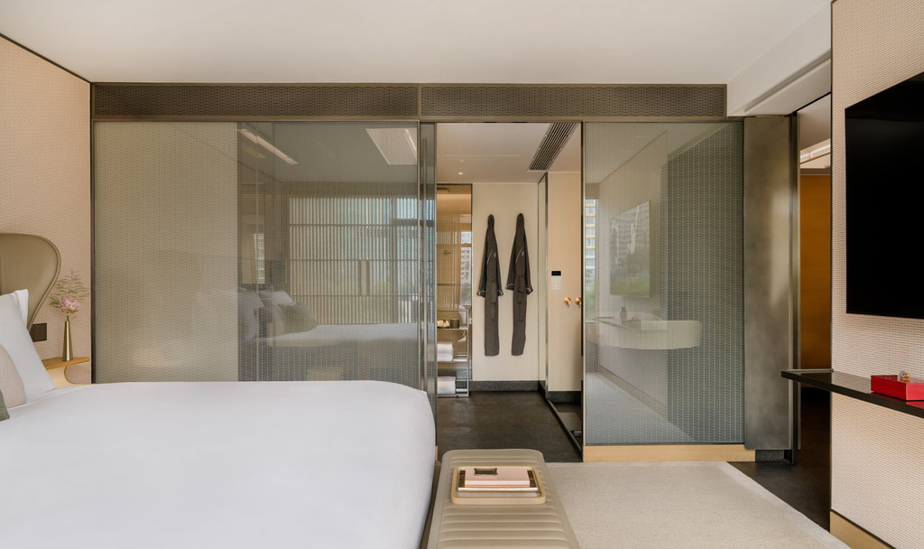 1 Super King Studio Suite