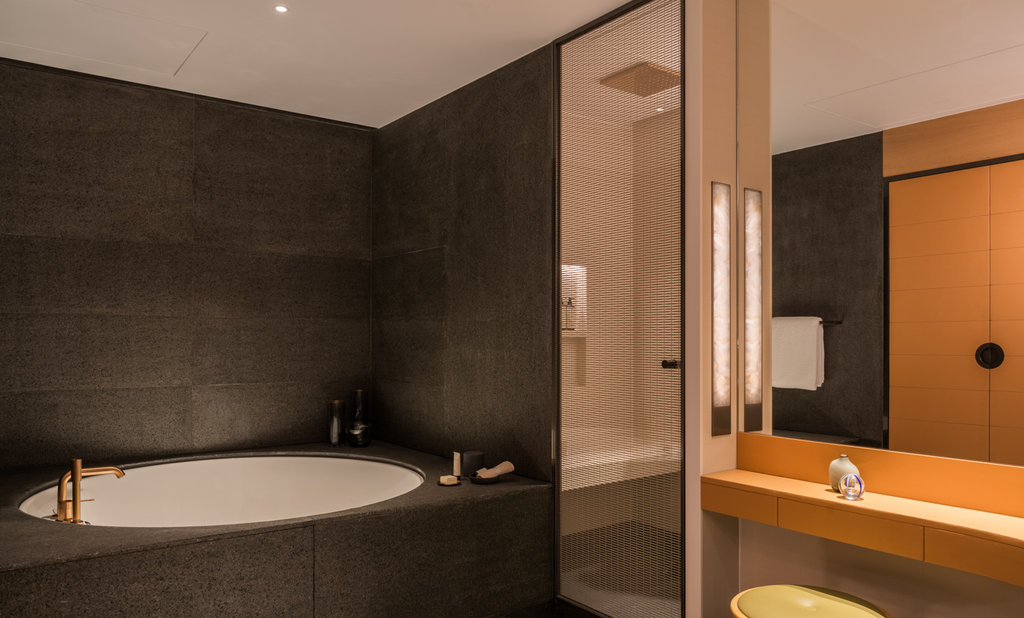 1 Bedroom Suite Harbourview Spa Bath 