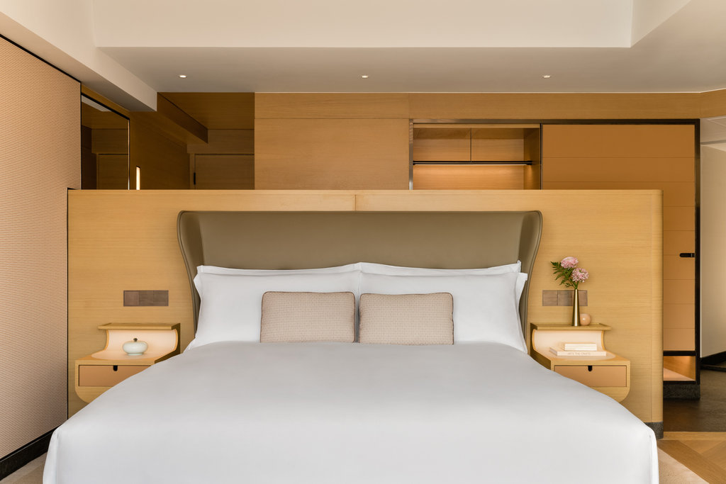 1 King Studio Suite Daybed 