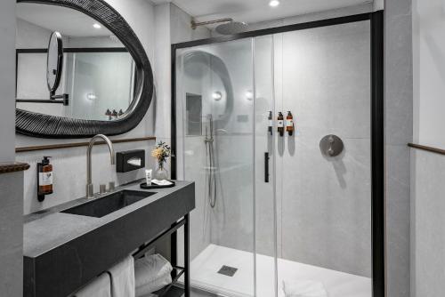 Vincci Room