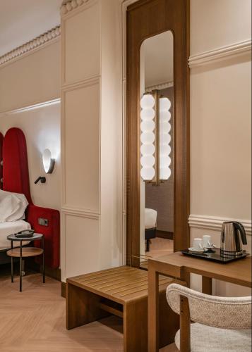 Superior room with courtyard view