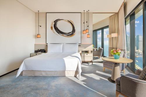 Save 30% |Family Staycation – Kids Go Free | Complimentary Dinner + Breakfast & Access to the World’s Highest Infinity Pool with 2PM Check-in & 2PM Check-out