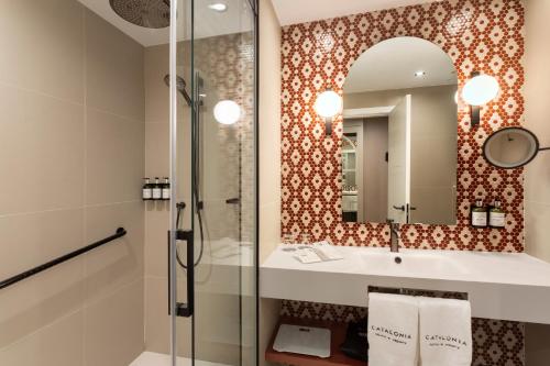 Superior Double or Twin Room with Gran Via Street View