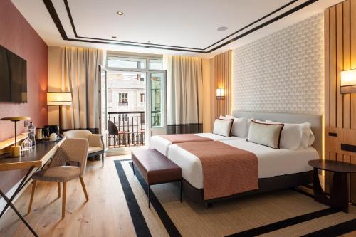 Superior Double Room With Balcony