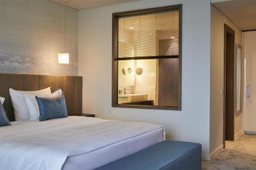 Deluxe Sea View with Extra Bed (2 Adults + 1 Child)