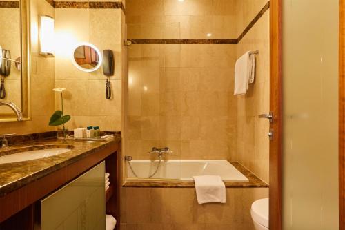 Junior Suite with Extra Bed (2 Adults + 2 Child)