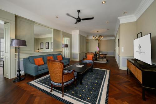 Corner Suite - Victory Annex