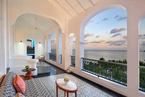 Turquoise Suite, 1 King Bed, Ocean View, Balcony