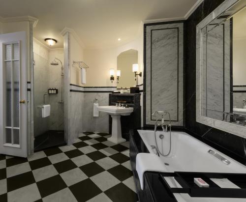 Pinang Suite - Heritage Wing
