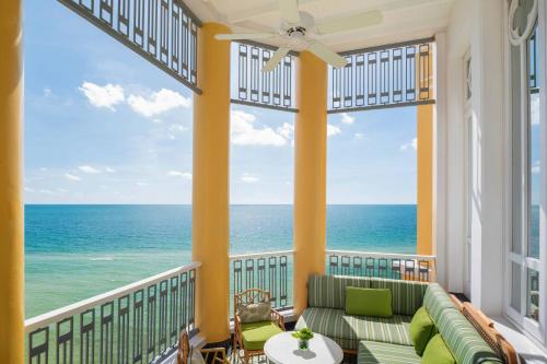Deluxe Emerald Bay Room, 1 King Bed, Ocean View, Balcony