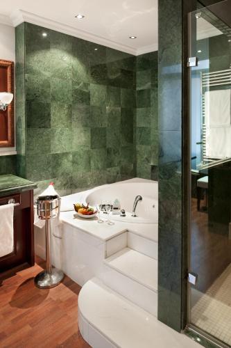 Imperial Suite