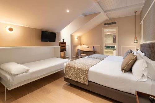 Triple Room (2 Adults + 1 Child)