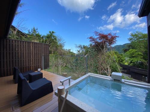 Family Room with Tatami Area and Open-Air Bath