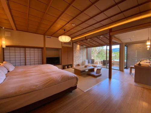 Superior Family Room with Tatami Area and Open-Air Bath