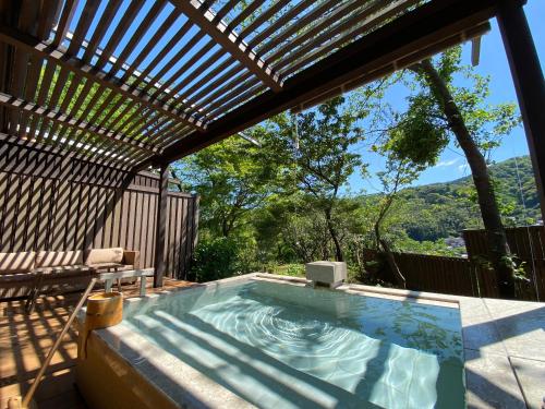 Family Room with Tatami Area and Open-Air Bath - Annex